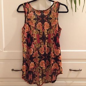 Nordstrom/H.I.P. Black Floral High Low Tank Top